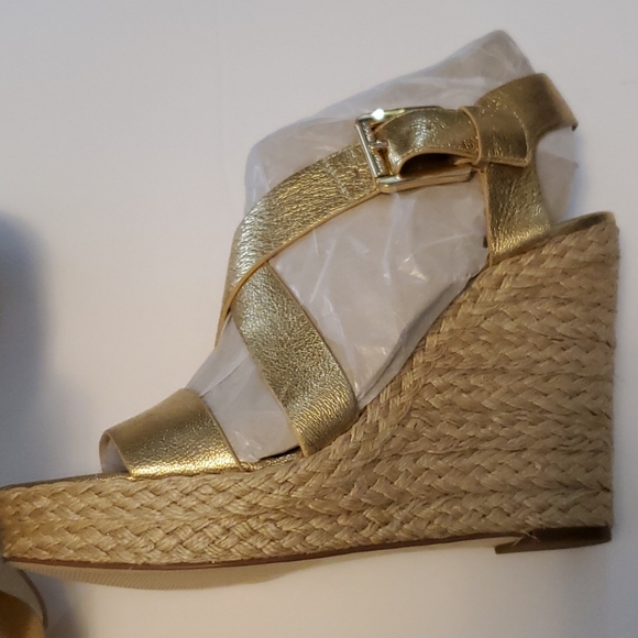 Michael Kors Women's Giovanna Leather Wedge Sandal - Picture 7 of 10